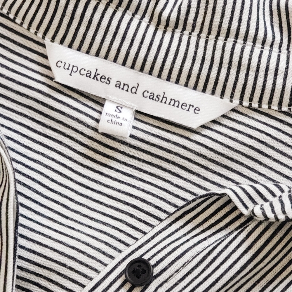 Cupcakes and Cashmere Crossover Back Hi Low Hem S - Picture 6 of 12